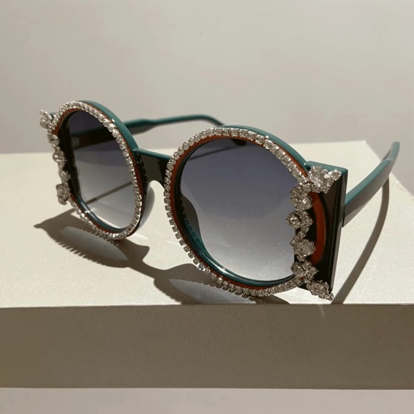 New Arrival Sunglasses “Precision Sparkle🕶️ - Picture 5 of 7